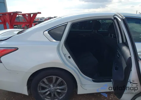 2015 Nissan Altima 2.5 S z USA, uszkodzony, nr VIN 1N4AL3APXFC101696